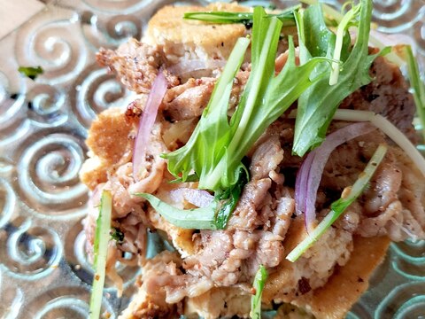 厚揚げと豚こまのガーリックペッパー炒め♪